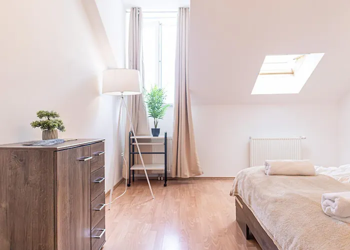 Spacious 2br Great Location - Near Schoenbrunn